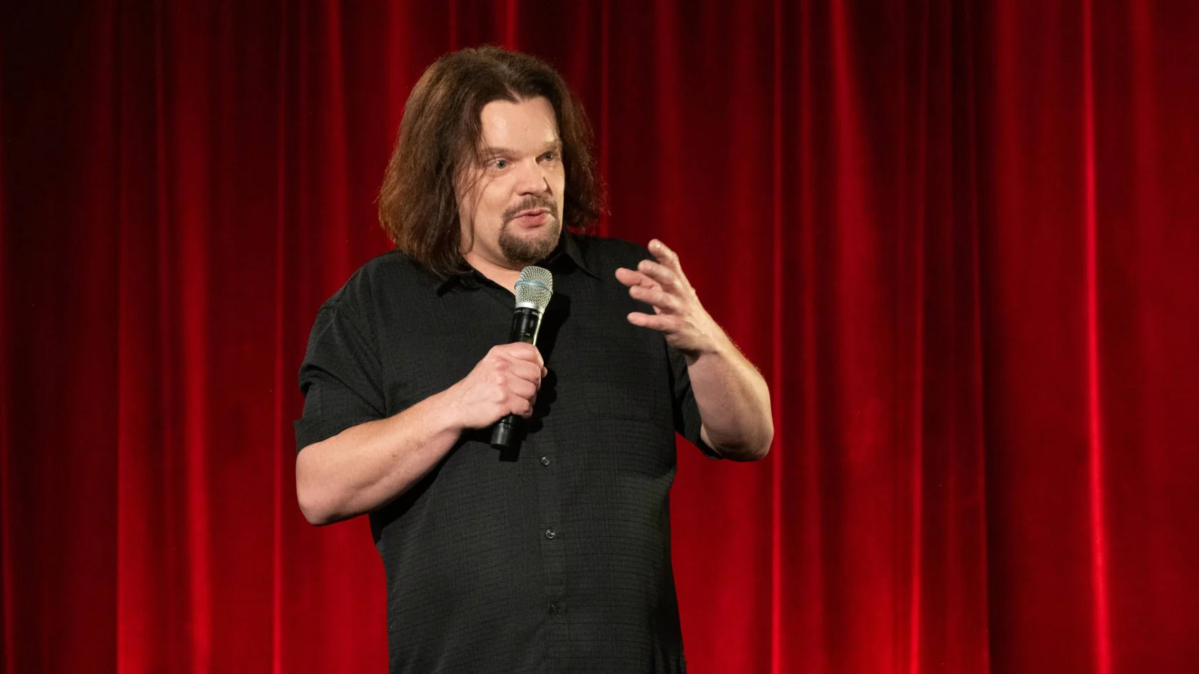 Ismo Leikola performing on tour